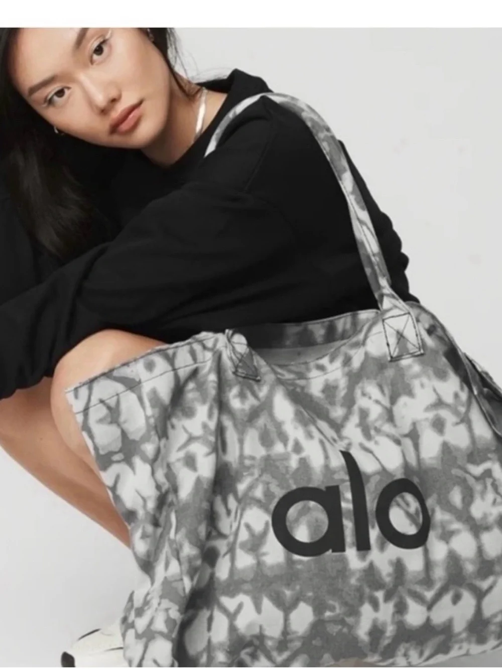 ALO Yoga Gray Tie-Dye Logo Tote